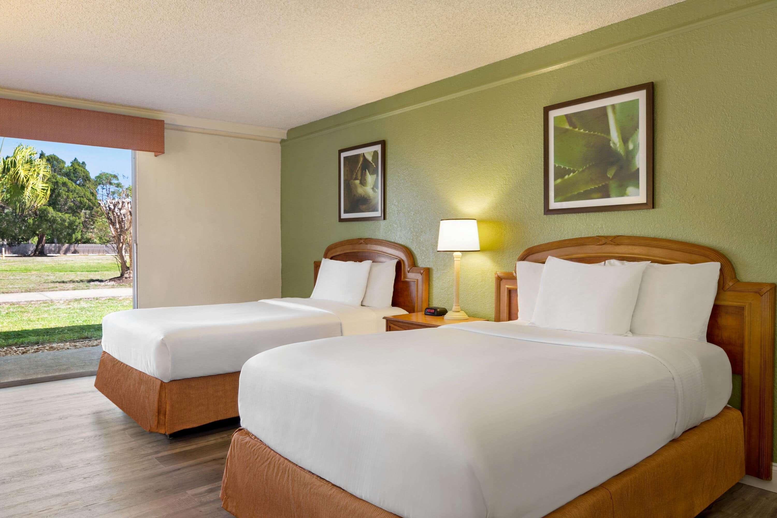 Baymont By Wyndham Daytona Beach - Intl Speedway Bagian luar foto