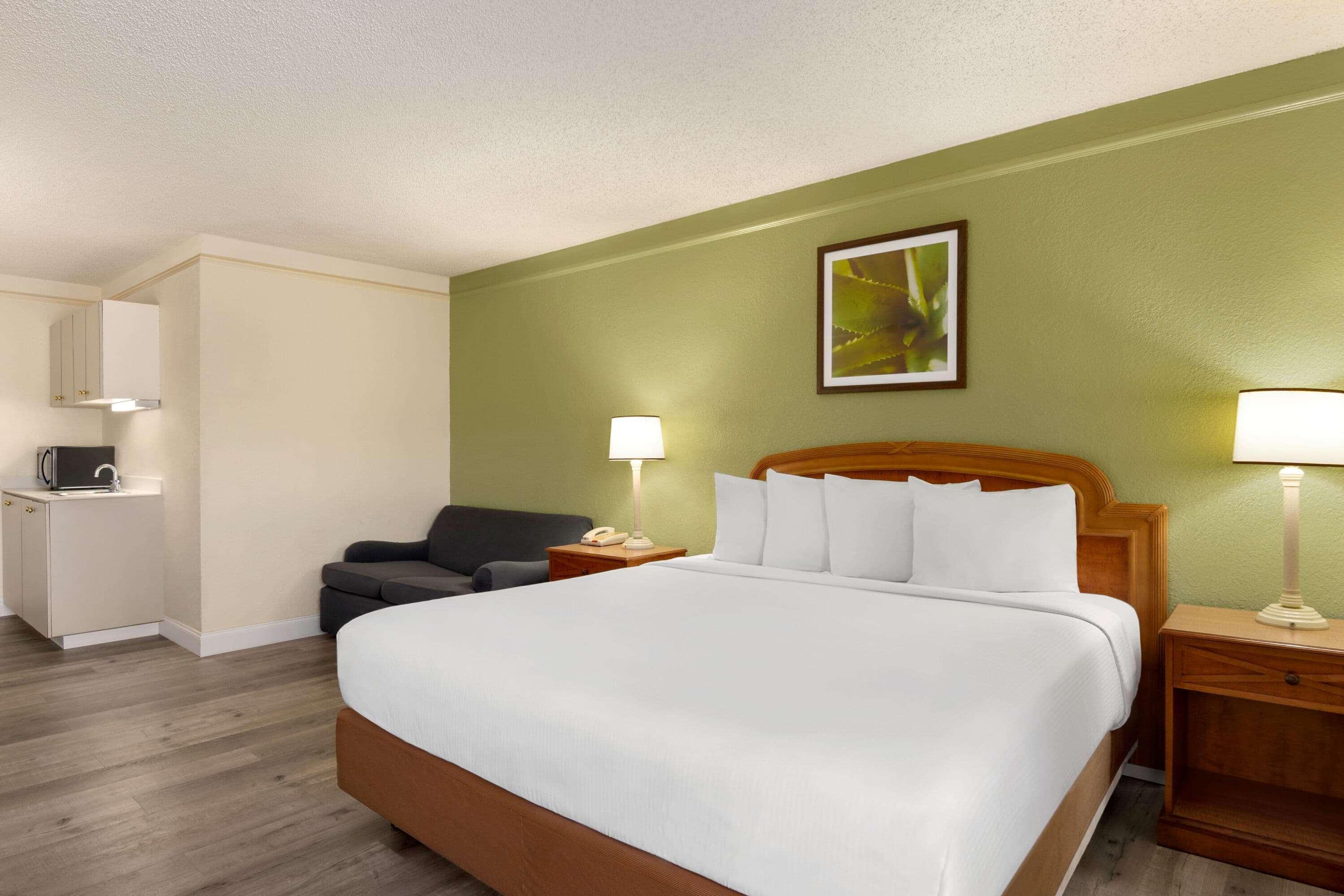 Baymont By Wyndham Daytona Beach - Intl Speedway Bagian luar foto