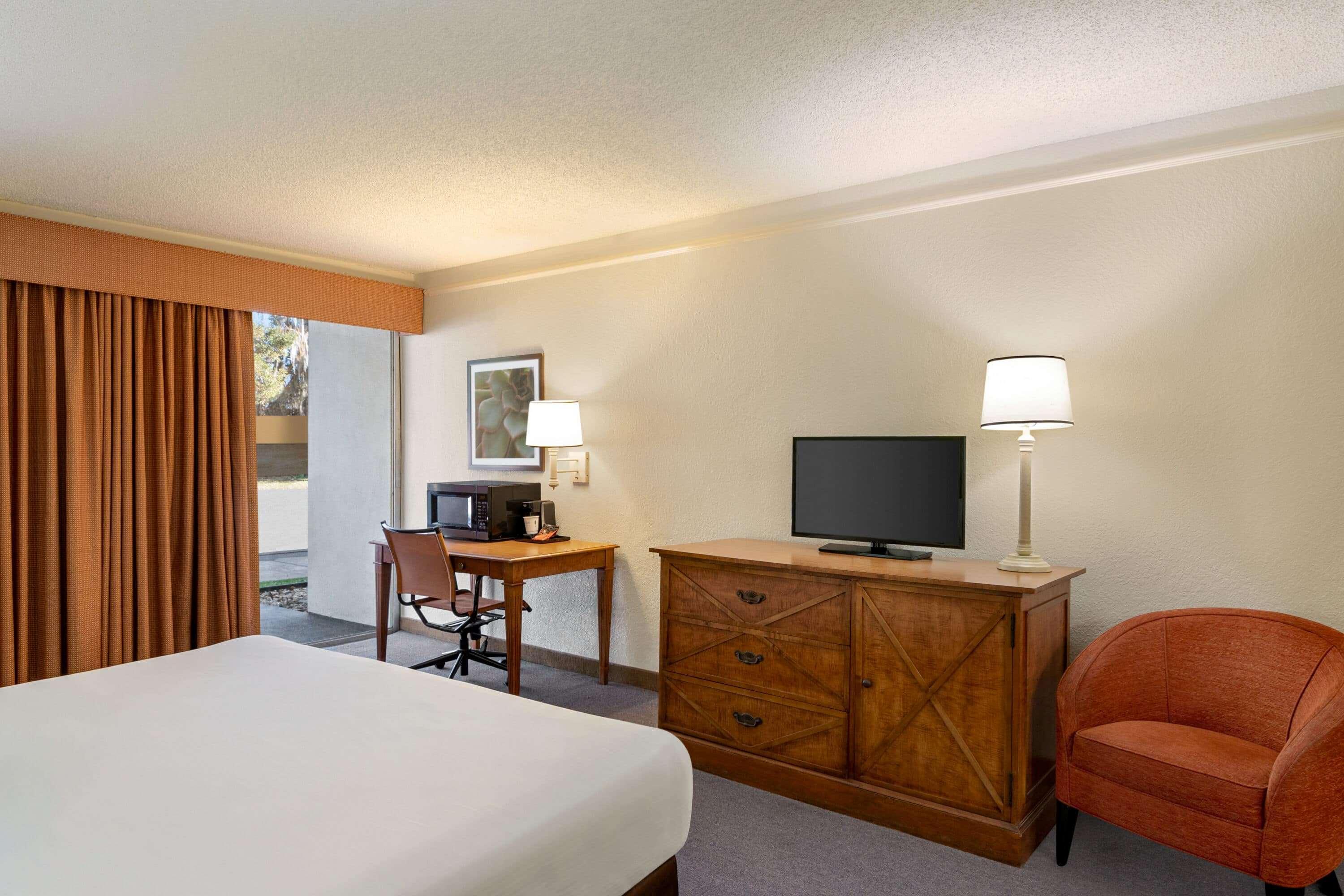 Baymont By Wyndham Daytona Beach - Intl Speedway Bagian luar foto