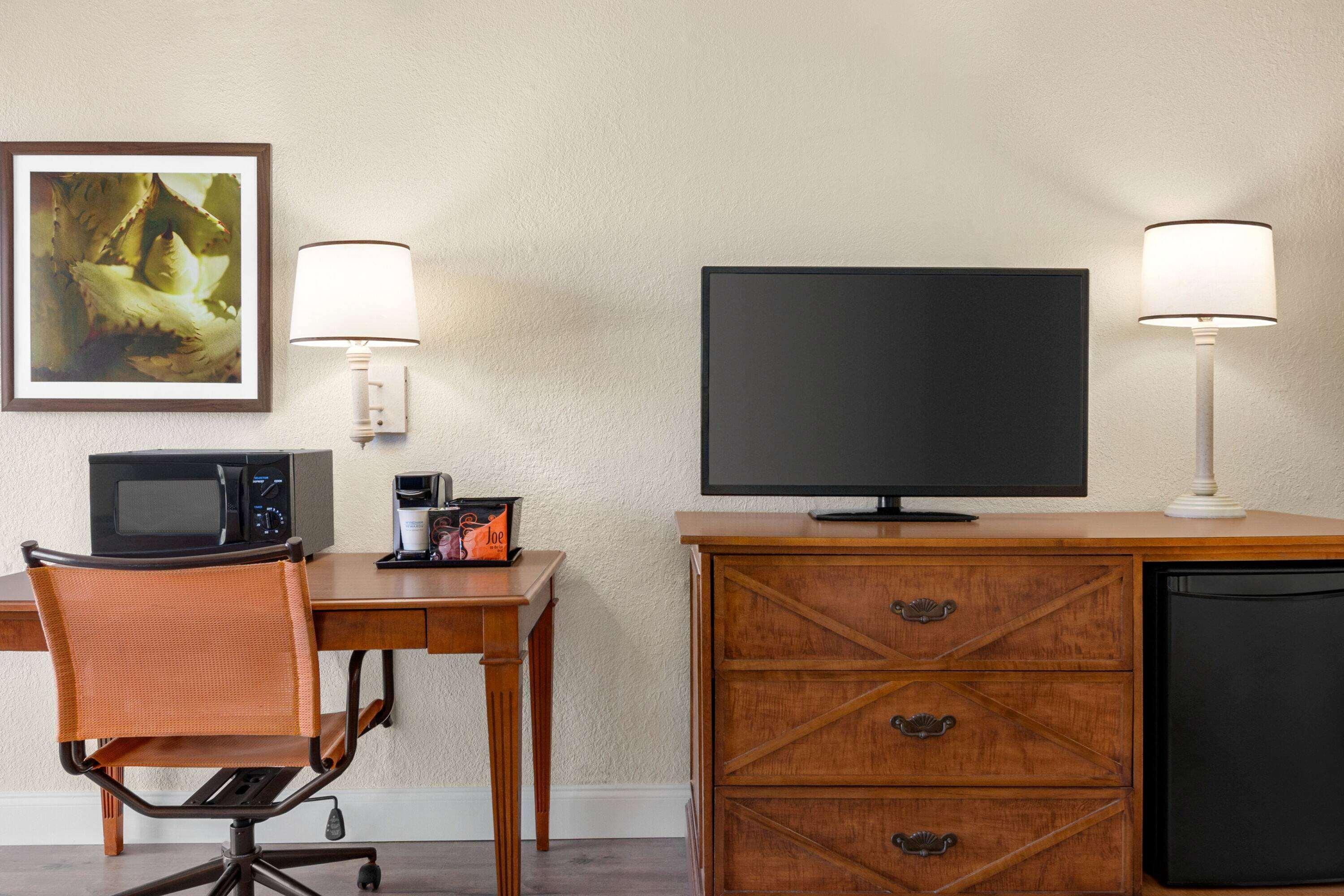 Baymont By Wyndham Daytona Beach - Intl Speedway Bagian luar foto