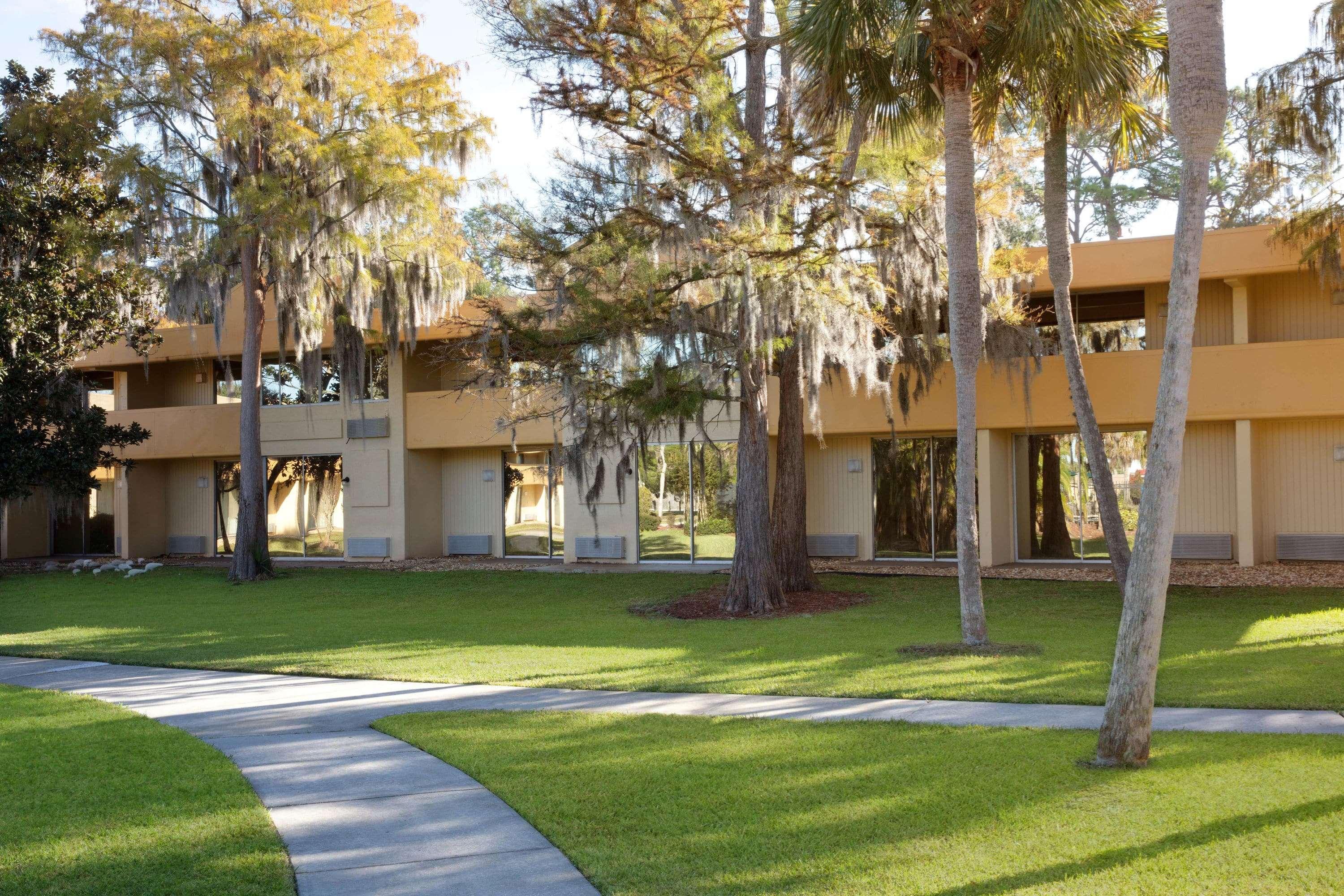 Baymont By Wyndham Daytona Beach - Intl Speedway Bagian luar foto