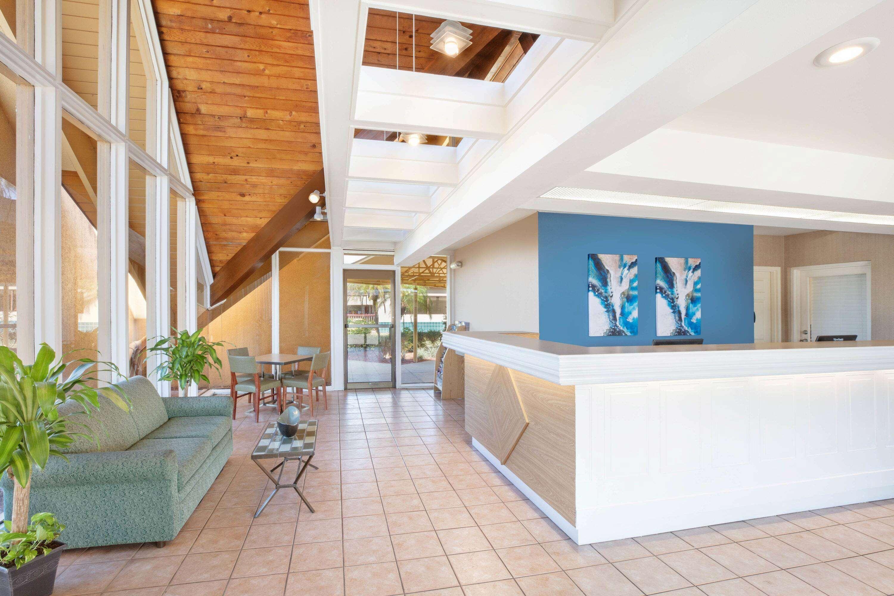 Baymont By Wyndham Daytona Beach - Intl Speedway Bagian luar foto