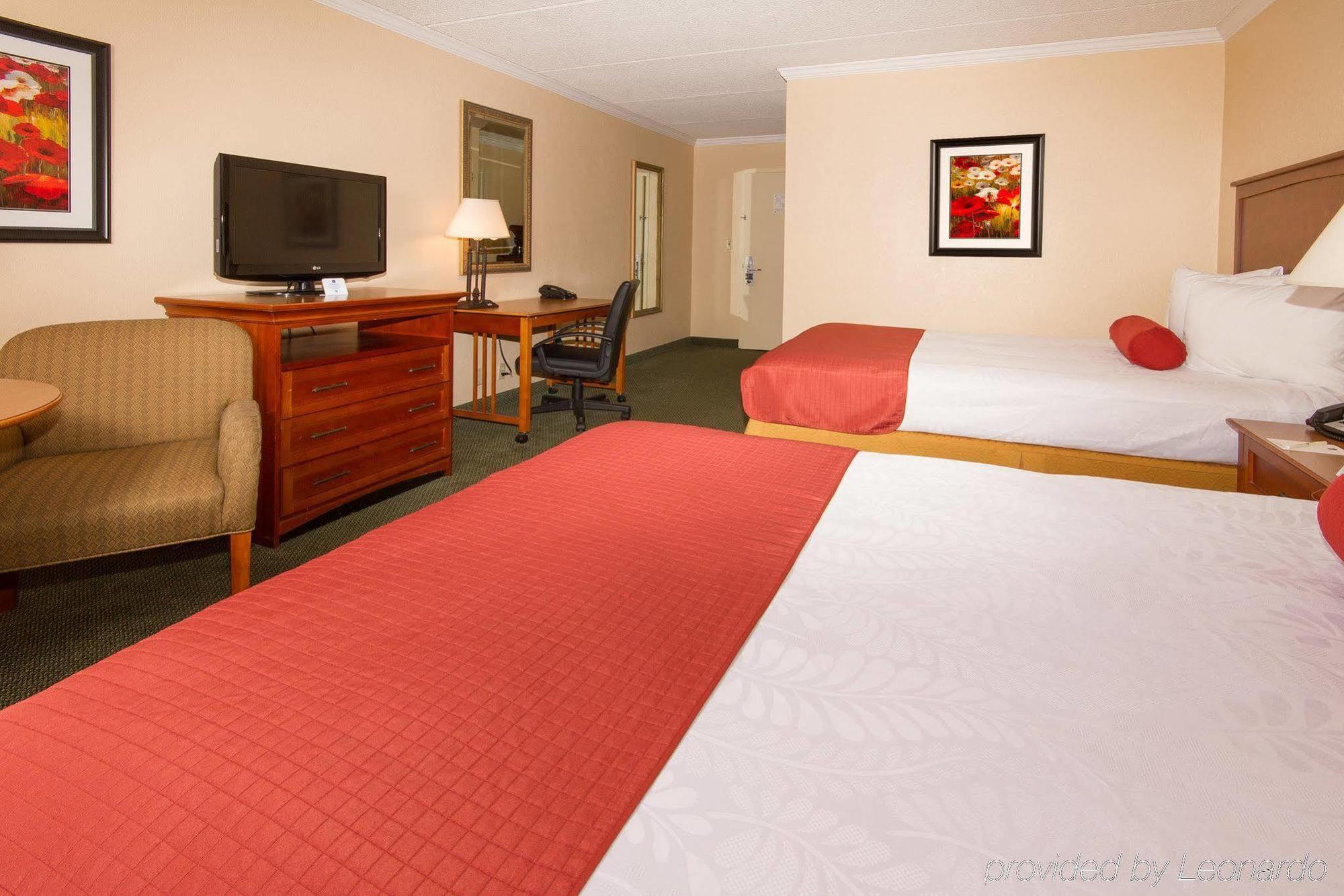 Baymont By Wyndham Daytona Beach - Intl Speedway Bagian luar foto